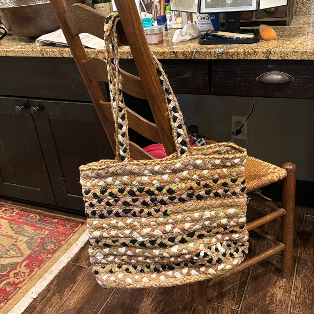 Beautiful woven cotton tote. Very roomy 16 x14 x6.